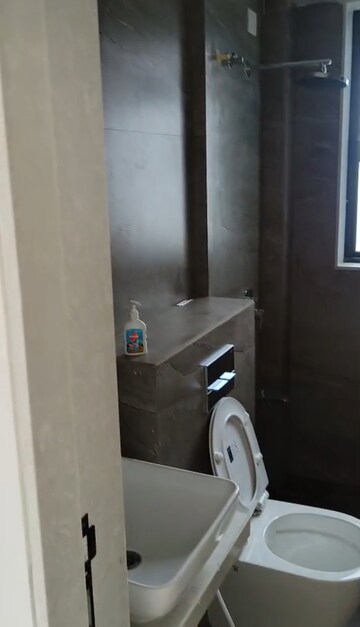Bathroom in 1 BHK Apartment at Anand CHS Matunga, Matunga East – for Rent