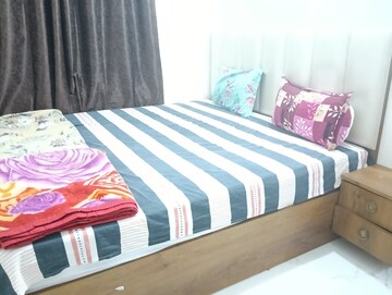 Bedroom in 3 BHK Builder Floor at Arjunganj – for Rent