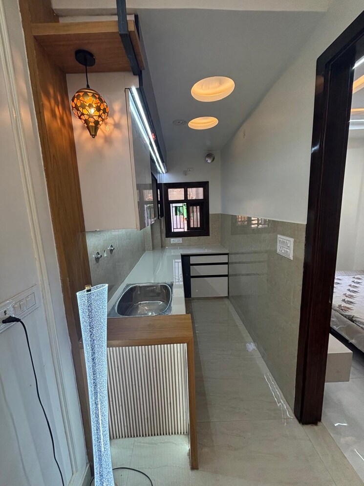 Bathroom, mohan garden 2 Bedroom 65 Sq.Yd. Builder Floor In Mohan Garden Delhi 9132265