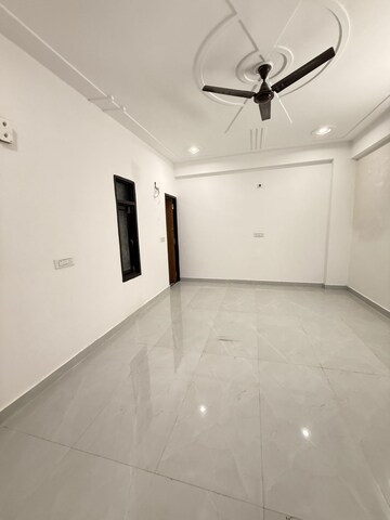 2 BHK Builder Floor For Rent in Chattarpur