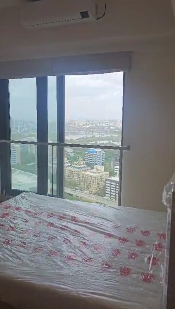 Room in 3 BHK Apartment at Adani Ten BKC, Bandra East – for Rent
