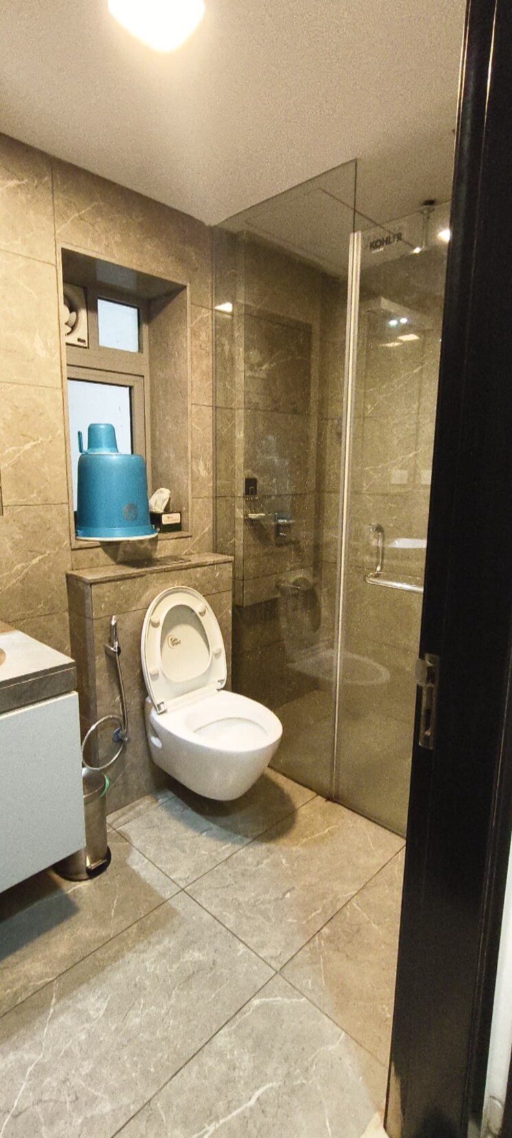Bathroom, oberoi-realty-exquisite 3 Bedroom 1300 Sq.Ft. Apartment In Goregaon East Mumbai 9132290