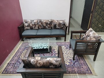 Bedroom in 2 BHK Apartment at Shri Balaji BCC Tower, Sultanpur Road – for Rent