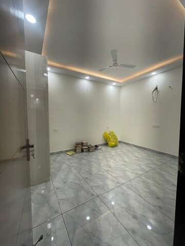Room in 2 BHK Builder Floor at Chattarpur – for Rent