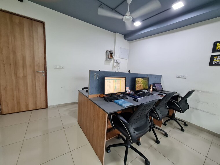 Team Area, vastrapur Commercial Office Space 600 Sq.Ft. In Vastrapur Ahmedabad 9132305
