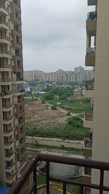 2 BHK Apartment – Exterior View View at Amrapali Golf Homes, Sector 4 Greater Noida - for Rent