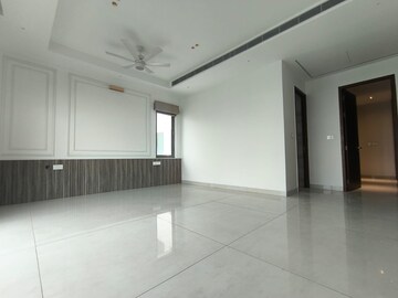 Room in 4 BHK Apartment at Jayabheri The Peaks, Narsingi – for Rent