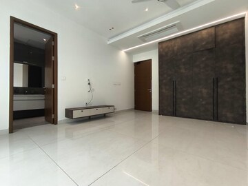 Room in 4 BHK Apartment at Jayabheri The Peaks, Narsingi – for Rent