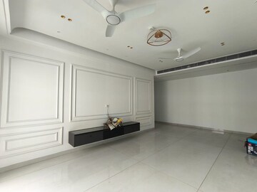 Room in 4 BHK Apartment at Jayabheri The Peaks, Narsingi – for Rent
