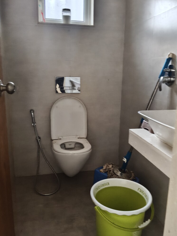 Bathroom, vishal-chs-pant-nagar 1.5 Bedroom 600 Sq.Ft. Apartment In Pant Nagar Mumbai 9132404