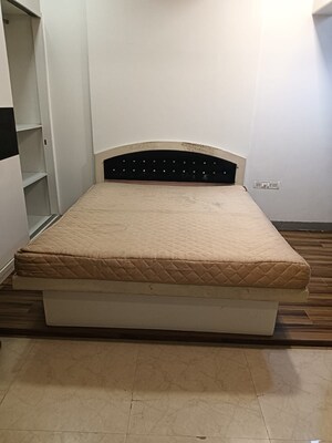 Bedroom in 4 BHK Apartment at Sagar Mahal, Walkeshwar – for Sale