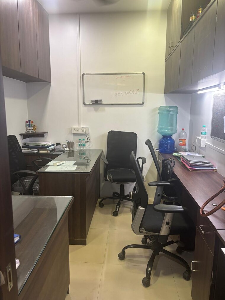 Team Area, malad east Commercial Office Space 100 Sq.Ft. In Malad East Mumbai 9132431
