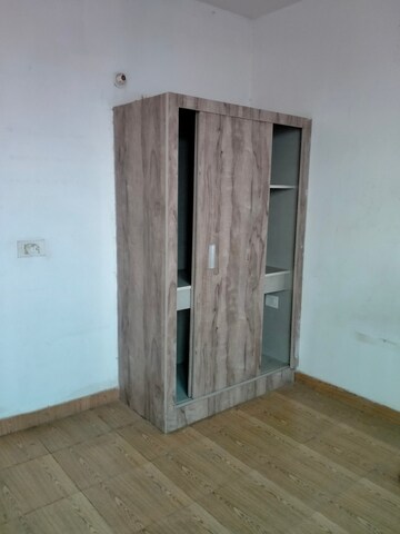 Room in 2 BHK Apartment at Tulip Lemon, Sector 69 – for Rent