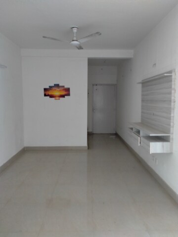 Room in 2 BHK Apartment at Tulip Lemon, Sector 69 – for Rent