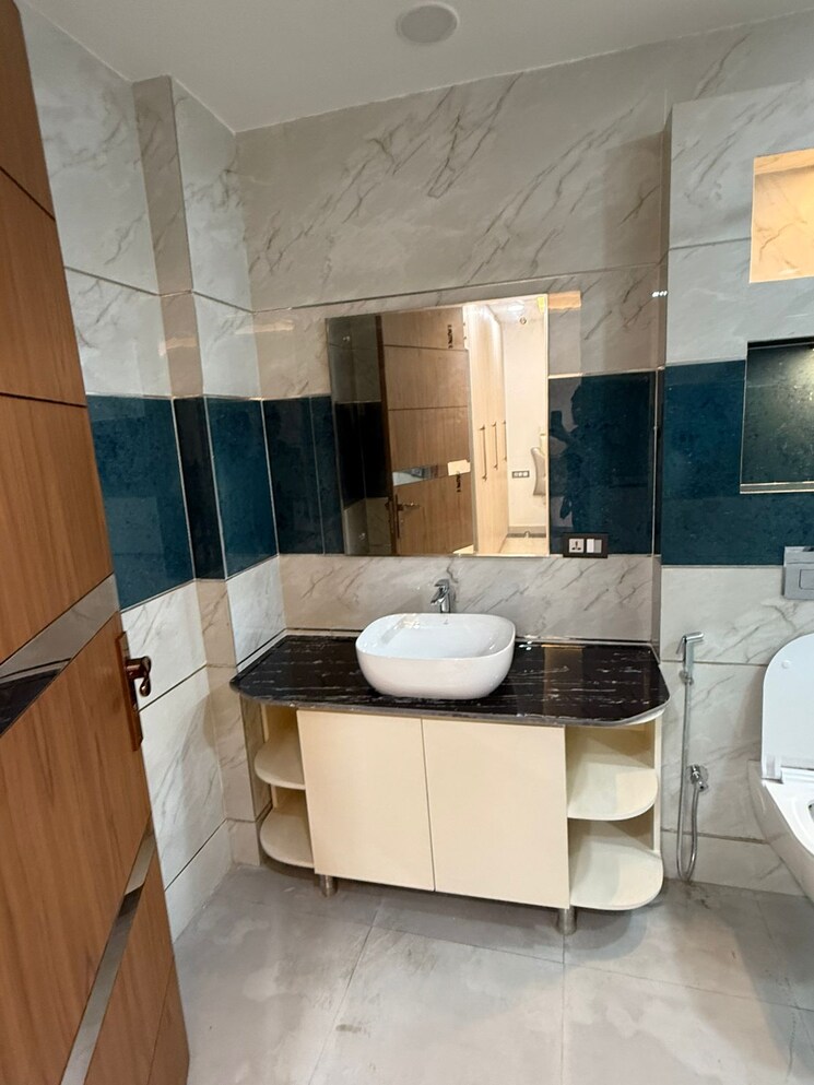 Attached Bathroom, sector 19 dwarka 4 Bedroom 2150 Sq.Ft. Builder Floor In Sector 19 Dwarka Delhi 9132472