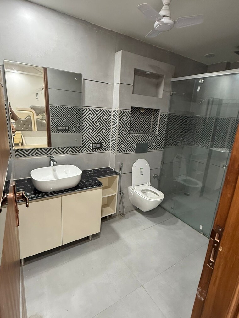Bathroom, sector 19 dwarka 4 Bedroom 2150 Sq.Ft. Builder Floor In Sector 19 Dwarka Delhi 9132472