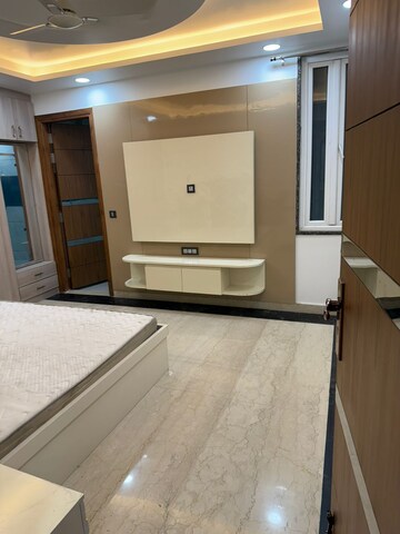 Room in 4 BHK Builder Floor at Sector 19 Dwarka – for Rent