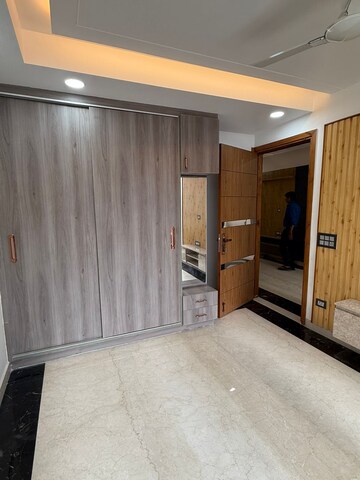 Room in 4 BHK Builder Floor at Sector 19 Dwarka – for Rent