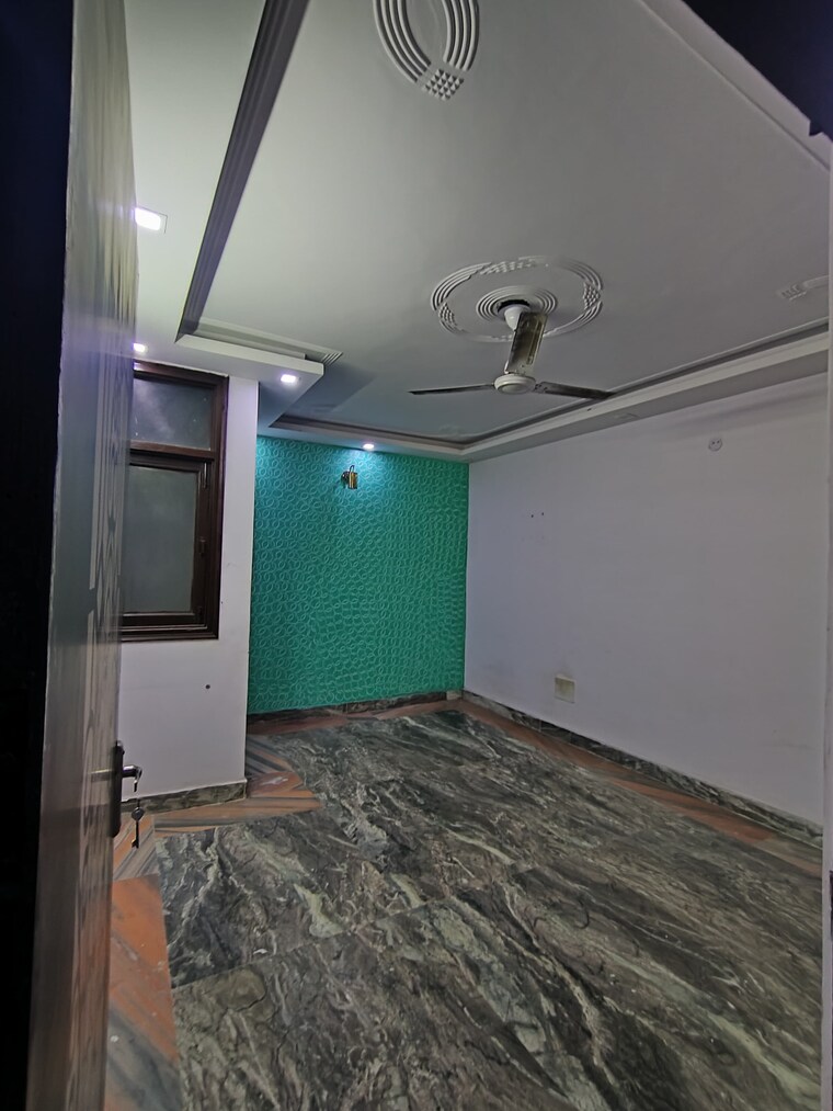 Room, govindpuri 2 Bedroom 75 Sq.Yd. Builder Floor In Govindpuri Delhi 9132491