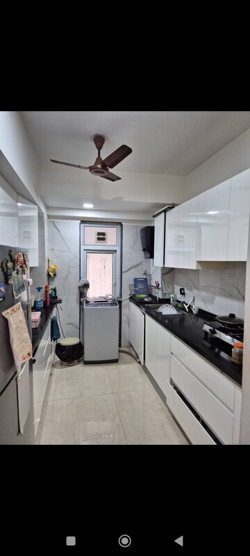 Team Area in 2 BHK Apartment at Andheri West – for Rent