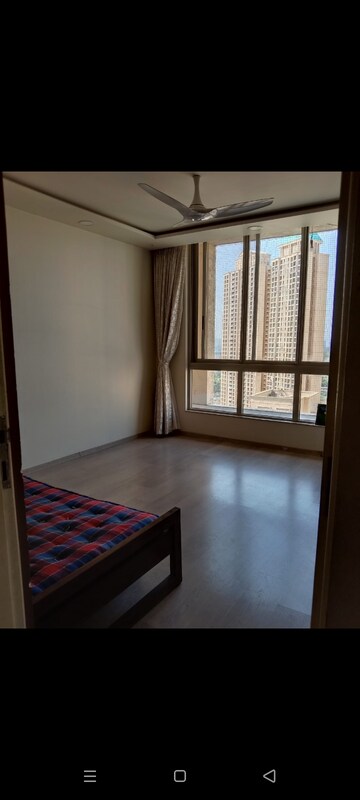 Room in 3 BHK Apartment at Hiranandani Cardinal, Ghodbunder Road – for Rent