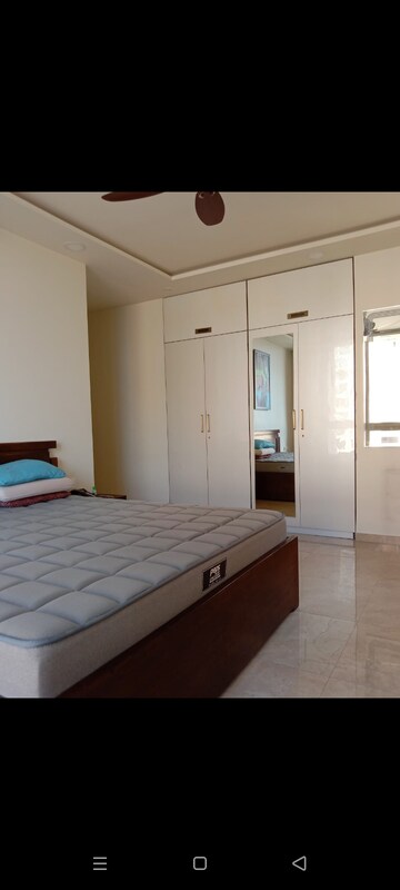 Room in 3 BHK Apartment at Hiranandani Cardinal, Ghodbunder Road – for Rent
