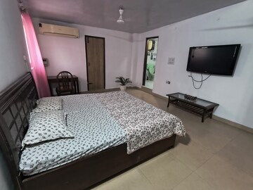 Bedroom in 2 BHK Builder Floor at Malviya Nagar – for Rent
