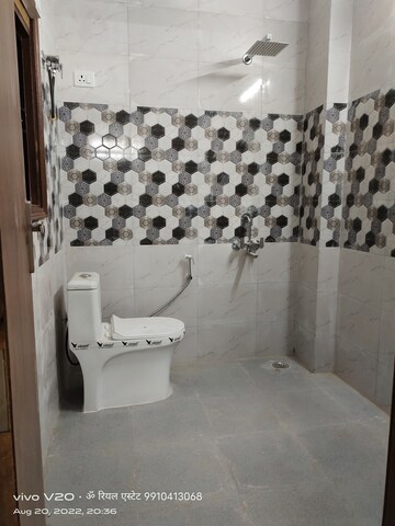 Bathroom in 2 BHK Builder Floor at Palm Residency Chhatarpur, Chattarpur – for Rent