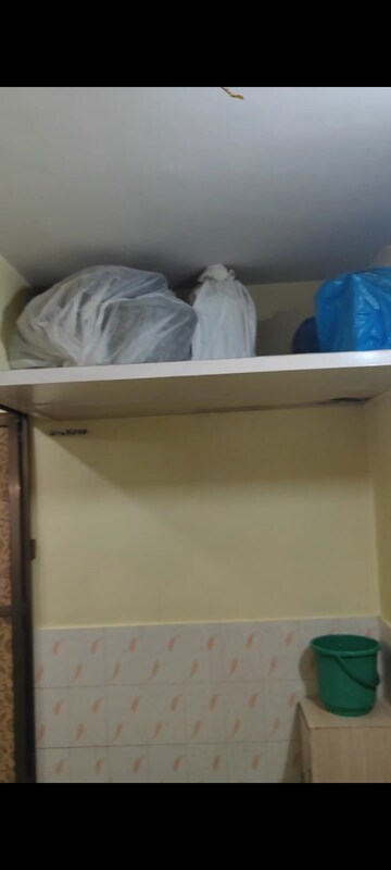 1 RK Apartment For Rent in Bindra Complex, Andheri East