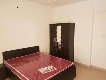 Bedroom in 3 BHK Apartment at Andheri West – for Rent