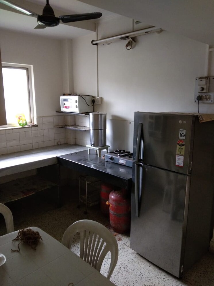 Kitchen, vanaz-corner 1 Bedroom 500 Sq.Ft. Apartment In Kothrud Pune 9132675