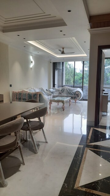 Gym in 3 BHK Builder Floor at Defence Colony – for Rent