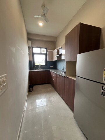 Kitchen in 2 BHK Builder Floor at Super Mart 1, Dlf Phase iv – for Rent
