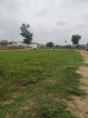  Plot For Sale in Dheeraj Nagar