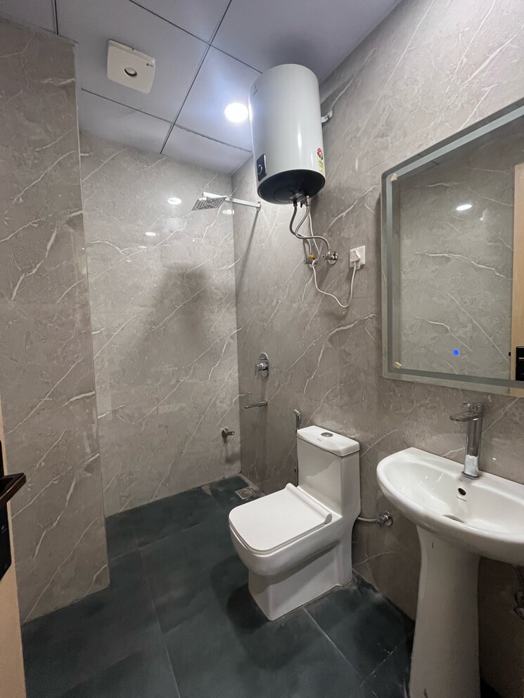 Bathroom, rof-portico 2 Bedroom 1342 Sq.Ft. Builder Floor In Sushant Lok I Gurgaon 9132749