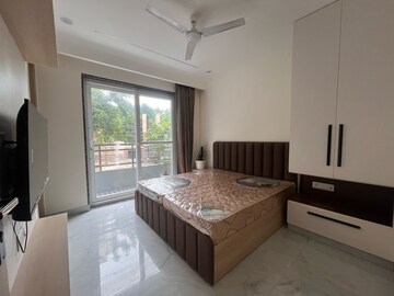 Bedroom in 2 BHK Builder Floor at ROF Portico, Sushant Lok I – for Rent