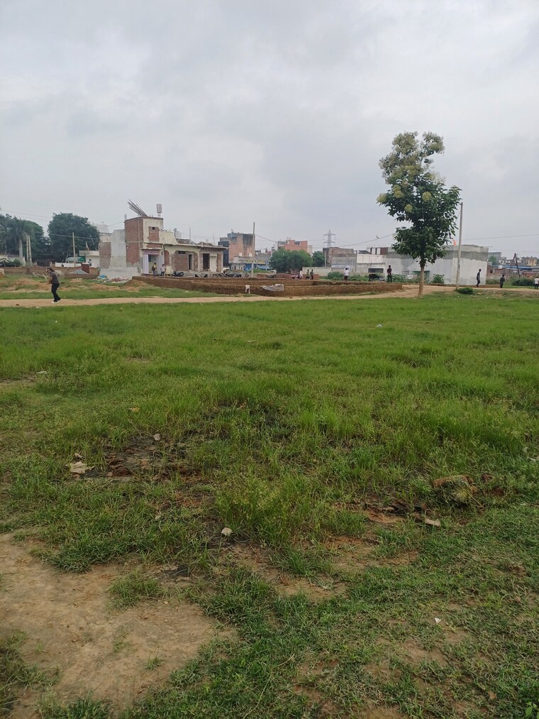 Garden, dheeraj nagar  128 Sq.Yd. Plot In Dheeraj Nagar Faridabad 9132752
