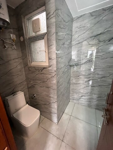 Bathroom in 2 BHK Builder Floor at DLF Exclusive Floors, Sector 53 – for Rent
