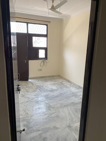 Room in 2 BHK Builder Floor at Ashok Nagar – for Rent