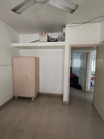 Room in 1.5 BHK Apartment at Shrirang CHS, Shrirang Society – for Rent