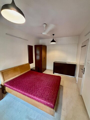 Bedroom in 1 BHK Apartment at Khar West – for Rent
