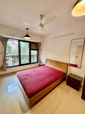 Bedroom in 1 BHK Apartment at Khar West – for Rent
