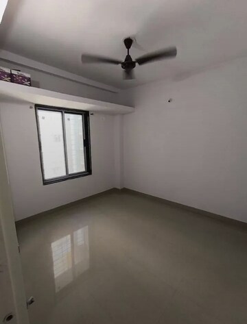 Room in 1 BHK Apartment at Goregaon West – for Rent