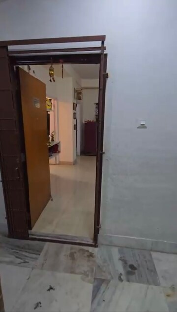 Bathroom in 2 BHK Apartment at Sindhi Colony – for Rent