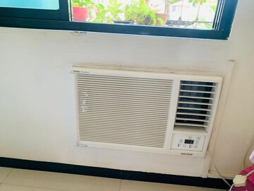 Balcony in 1 BHK Apartment at Bandra West – for Rent