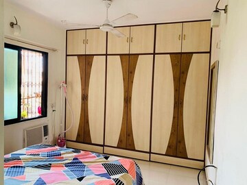 Bedroom in 1 BHK Apartment at Bandra West – for Rent