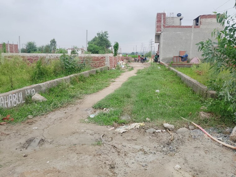 Nearby, sector 147  100 Sq.Yd. Plot In Sector 147 Noida 9132867