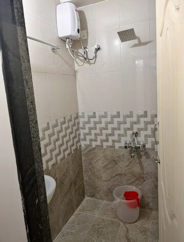 Bathroom in 1 BHK Apartment at Unnat Nagar – for Rent