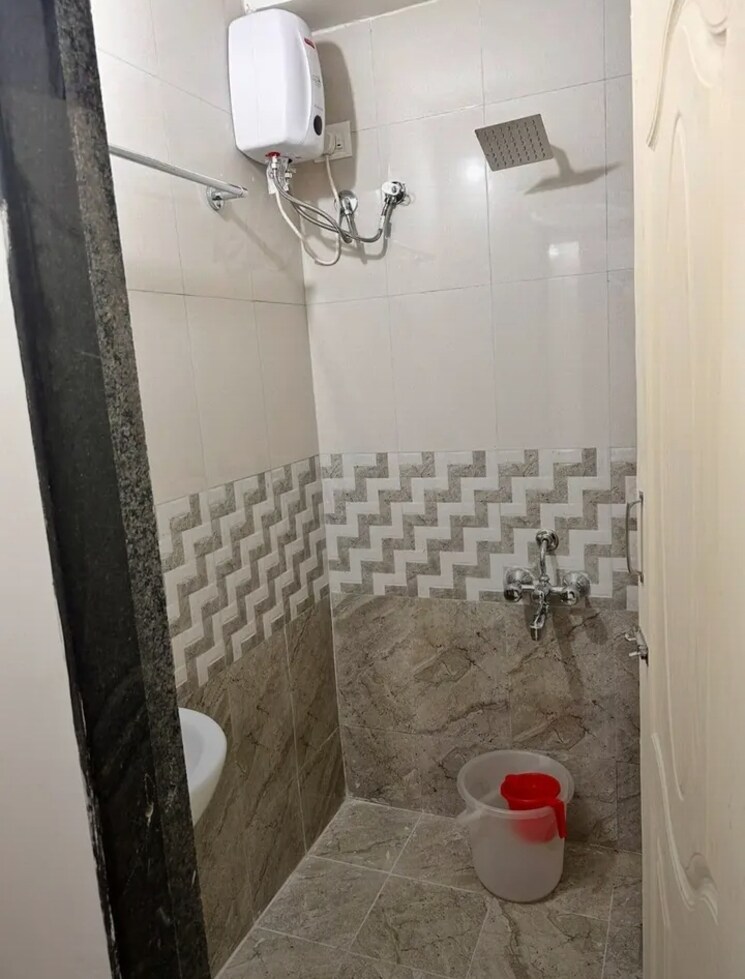 Bathroom, unnat nagar 1 Bedroom 550 Sq.Ft. Apartment In Unnat Nagar Mumbai 9132906