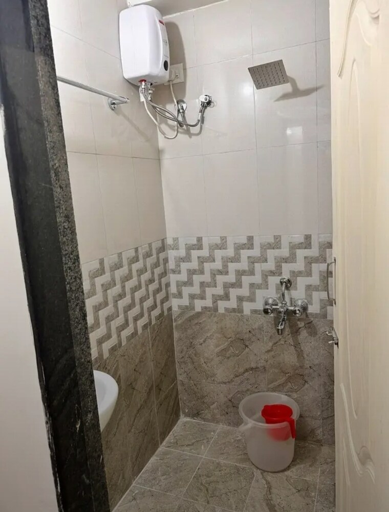 Bathroom, unnat nagar 1 Bedroom 550 Sq.Ft. Apartment In Unnat Nagar Mumbai 9132906